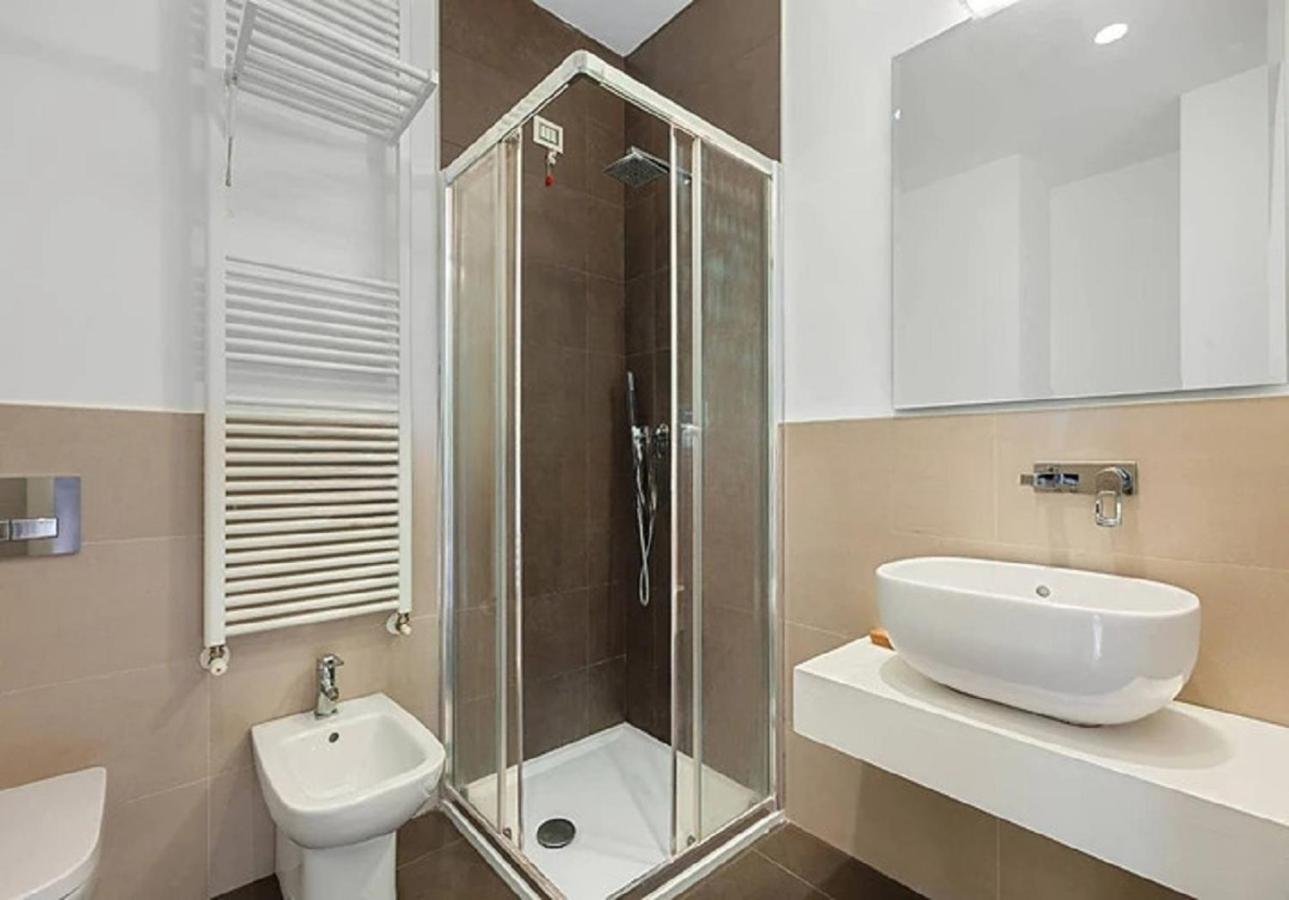 Elegante 3 Locali Con 2 Bagni Nel Cuore Di Holiday home Milan